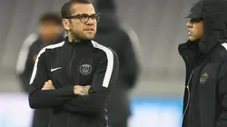 Dani Alves junto a Neymar, su amigo.