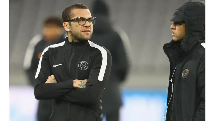 Dani Alves junto a Neymar, su amigo.