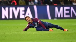 Neymar llegó en silla de ruedas a Brasil para operarse: llegaría con lo justo al Mundial