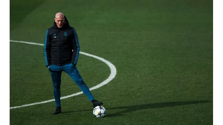 PIENSA, ZIZOU. Zidane tiene un equipo en mente, pero podría cambiarlo si sus jugadores no se recuperan.