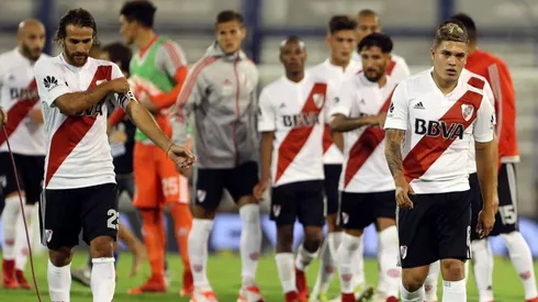 Los jugadores de River después de perder ante Vélez