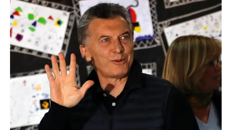 AFA cree que a Macri lo discriminan y evalúa suspender los partidos en los que se cante en su contra