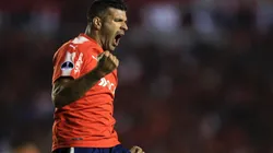 Gigliotti se divierte: levantó pesas a los gritos y se puso un casco de moto