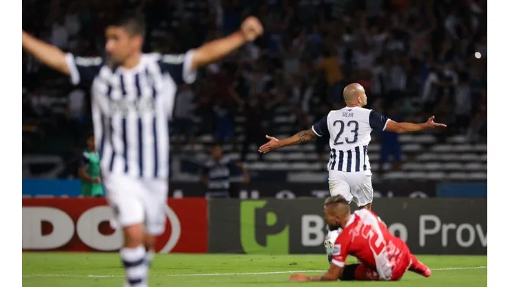 ¡PELADO CORAZÓN! Silva llegó a los 138 y superó a Francescoli.
