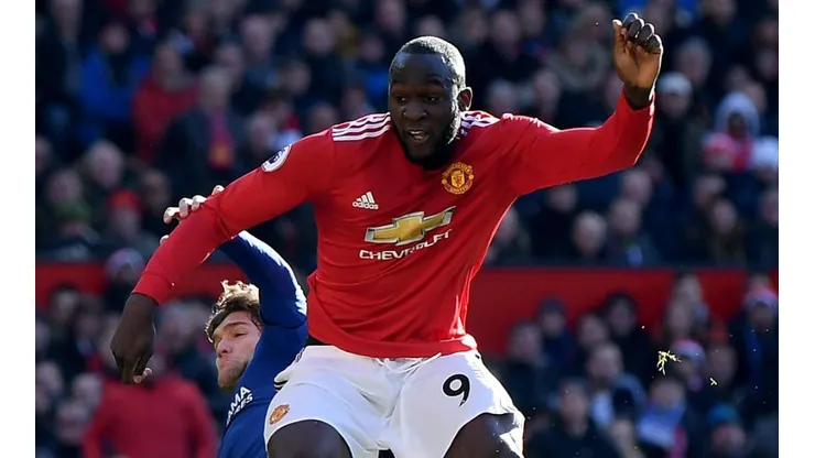 Duelo de titanes: tijera de Lukaku y atajadón de Courtois