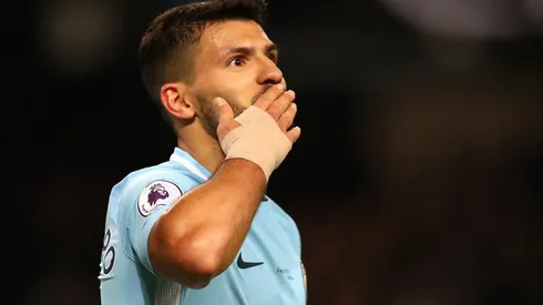 Golazo de costa a costa de Sergio Agüero tras asistencia de Claudio Bravo