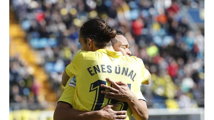¡VENGA ESE ABRAZO! Bacca asistió a su compañero de ataque para darle la victoria al Villareal.