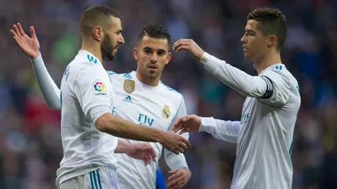 Karim se abraza con Cristiano Ronaldo