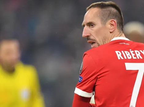 Ribéry se acomodó, abrió el pie y la mandó a las gradas