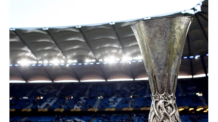 ¡TODOS QUIEREN LA COPA! La Europa League, muy codiciada por los equipos que la juegan.