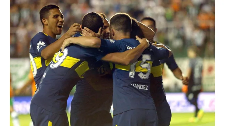 Los jugadores de Boca gritando el gol en Bánfield