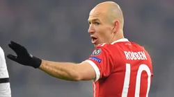 Robben ayer después de ingresar en el partido