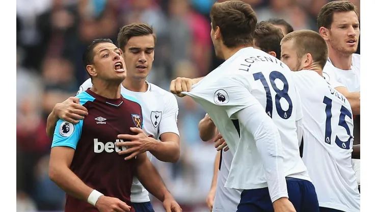 El equipo de Chicharito Hernández tiene que pelear por más temas que su permanencia en la Premier
