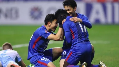 Los jugadores celebran muy contentos