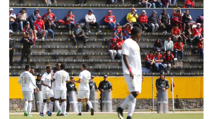Ordóñez salió enojado cuando el partido no había terminado. Liga perdió y preocupa.