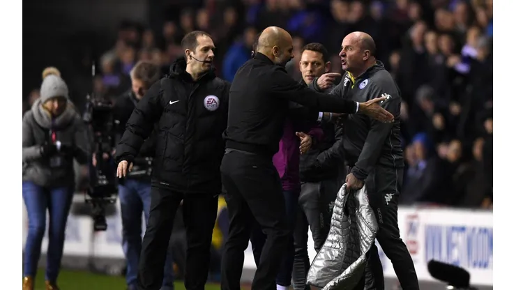 Furioso: Guardiola se cruzó con el técnico del Wigan en el túnel camino a los vestuarios