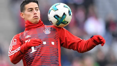 James juega con la Playstation y su padre asegura: "Irse del Real Madrid le hizo muy bien"