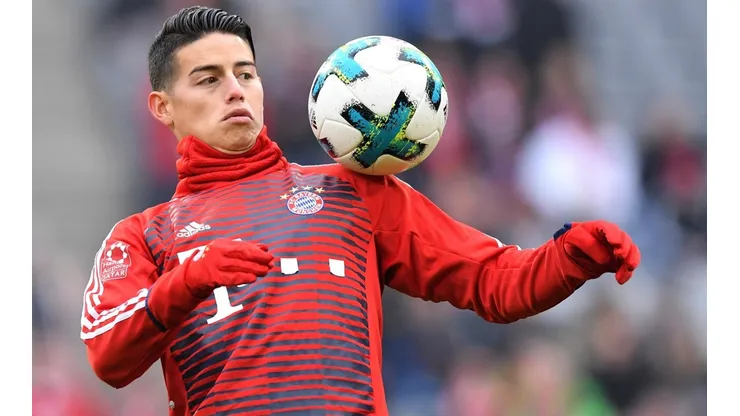 James juega con la Playstation y su padre asegura: "Irse del Real Madrid le hizo muy bien"