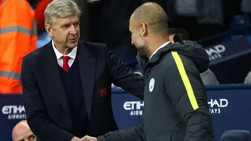 Cruce afectuoso entre Wenger y Guardiola.