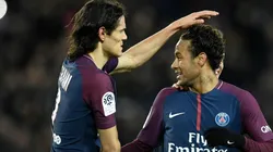 AMIGOS EN PSG. Cavani celebra con Neymar en el Paris Saint-Germain.