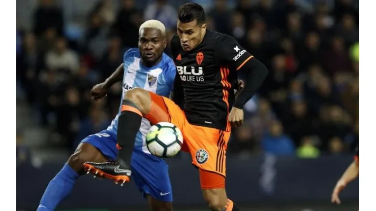 VOLVIÓ. Murillo controla ante Málaga con los colores del Valencia.