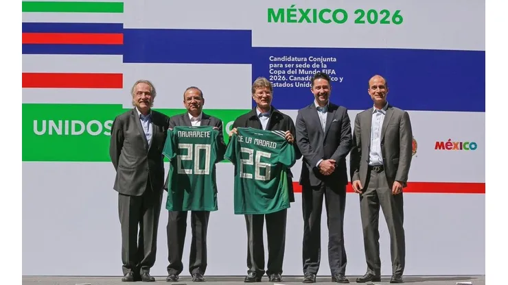 Dirigentes de FMF y el gobierno mexicano en la presentación del apoyo