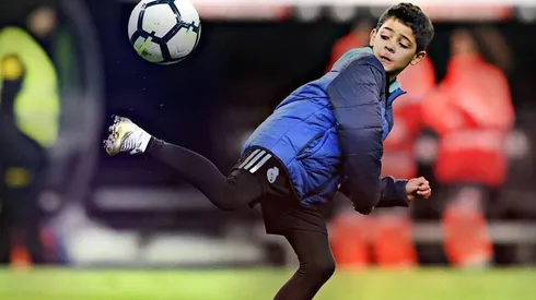 TIRA MAGIA. Cristiano Ronaldo Jr. en el campo del Santiago Bernabéu.