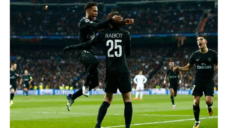 ERA TODO FELICIDAD. Rabiot daba el golpe en el Bernabéu para PSG ante Real Madrid con su gol.