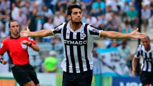 El delantero uruguayo llega un año a préstamo a LDU.