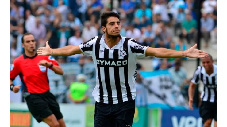 El delantero uruguayo llega un año a préstamo a LDU.