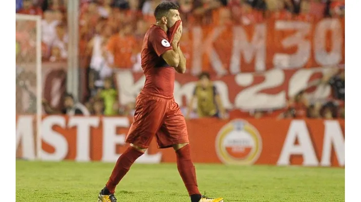 AFUERA. Gigliotti duró solamente 27 minutos en la Recopa Sudamericana.
