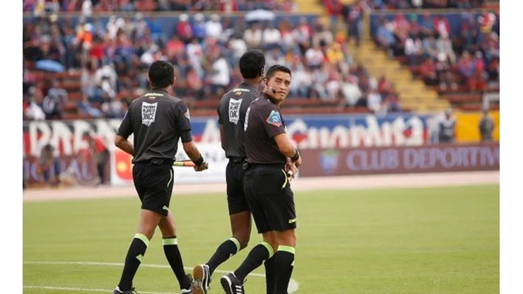 Comienza el fútbol en Ecuador: "La FEF ha cumplido"