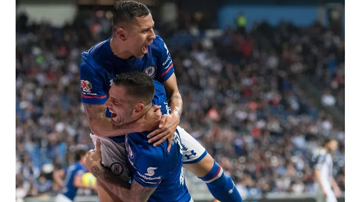 El festejo de Domínguez tras anotar el 2-2 sobre el final del partido.