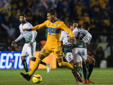 Susto en México: Una valla casi aplasta al Cueco Sosa de Tigres