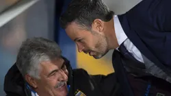 Puente saludando a su contraparte, Tuca Ferretti.