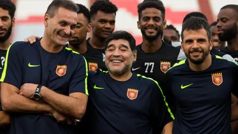 EL COMANDANTE. Maradona junto a Luis Islas con el Al Fujairah.