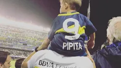 EN LA BOMBONERA. Felipe Benedetto en la platea baja de la cancha de Boca.