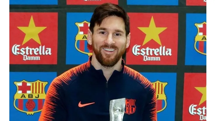 Premio Fair Play para Messi, a pesar de las patadas que le pegan en España