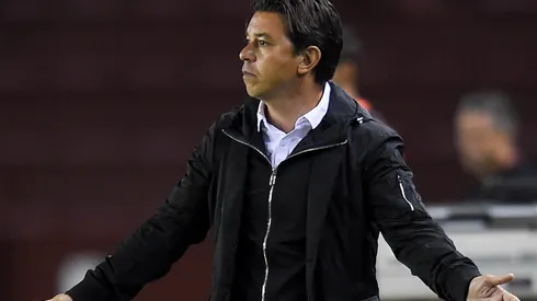 Marcelo Gallardo no encontró respuestas en el partido ante Lanús.