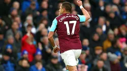 EL 17, SEÑORES. Chicharito volvió a ser titular y otra vez adelantó al West Ham.