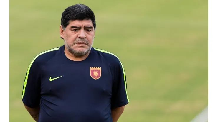 MIRADA SERIA. Diego Armando Maradona durante un entrenamiento del Fujairah.