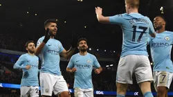 EL GOLEADOR Y EL ASISTIDOR. Sergio Agüero va camino a abrazarse con De Bruyne, quien hoy dio tres asistencias.