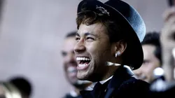 Parece que Neymar se divierte mas fuera que dentro de la cancha.