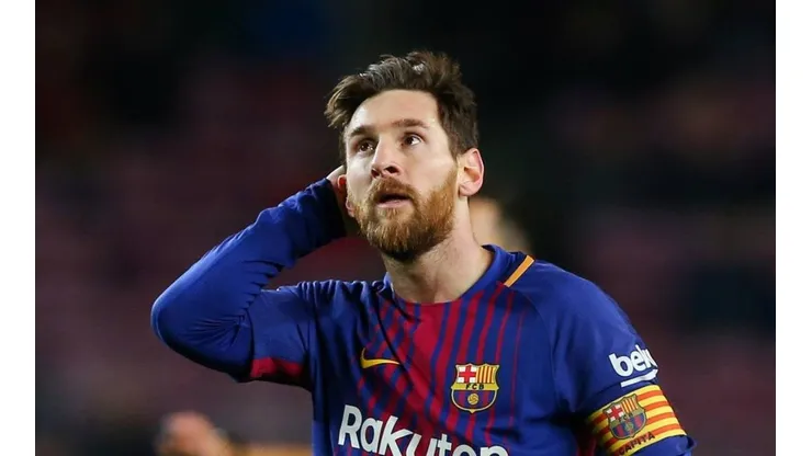 MIRA LA REPE. Lionel Messi como capitán en la ida contra Valencia por la Copa del Rey.