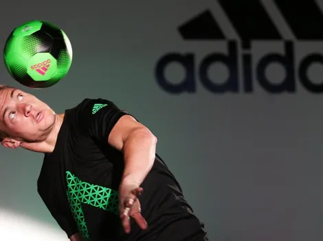 Le pintó la cara: el mejor jugador del mundo en freestyle dejó asombrado a Cristiano Ronaldo