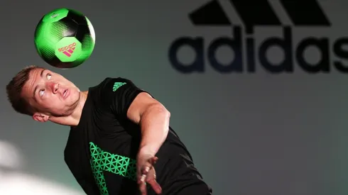 Le pintó la cara: el mejor jugador del mundo en freestyle dejó asombrado a Cristiano Ronaldo