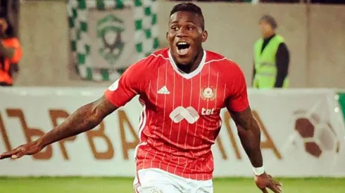 El volante y extremo regresa a su país natal luego de varios años en el exterior.