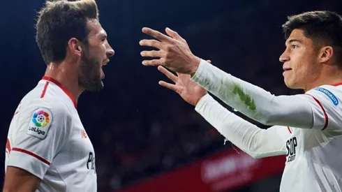 LOS GOLEADORES. "Mudo" Vázquez va camino a abrazar a Correa después del 1-0.