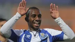 CASI LO ROMPE A COENTRAO. Ricardo Pereira, de las figuras de Porto en la temporada.