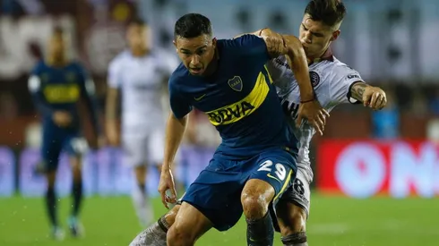 Leo Jara disputa con vehemencia cada pelota.